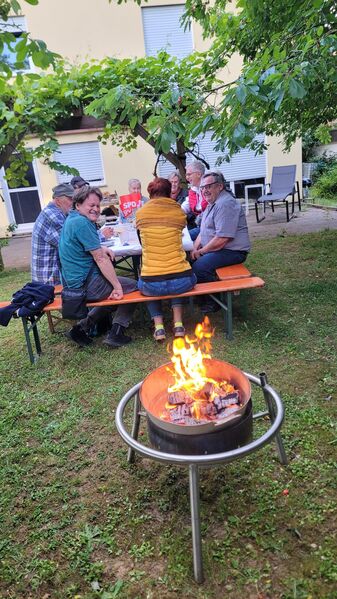 Meinungsaustausch am Lagerfeuer (Bildrechte beim SPD-OV Sulzfeld-Zaisenhausen